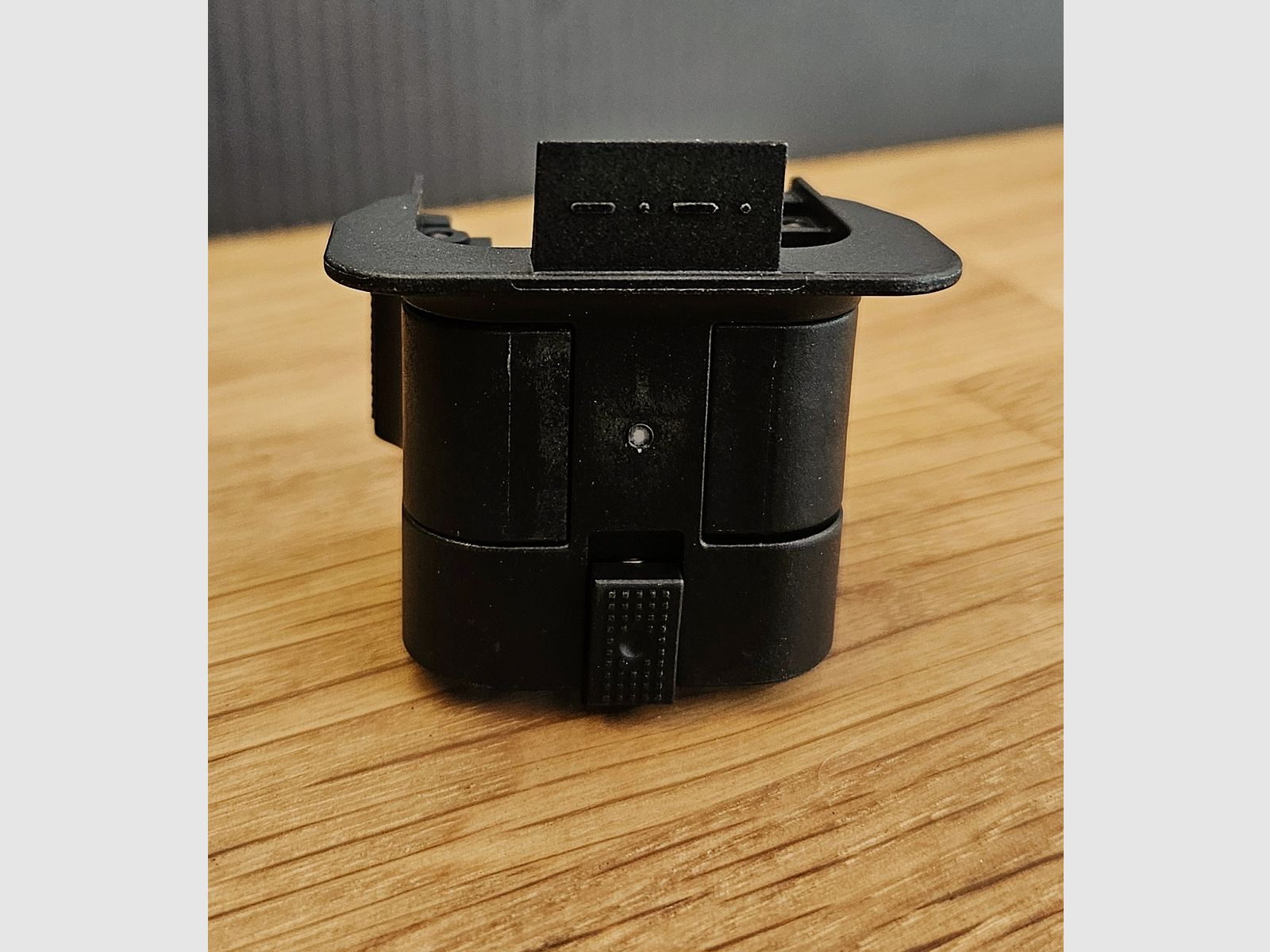Nine Reloaded – Adapter Foxtrot, Bild 1 von 3