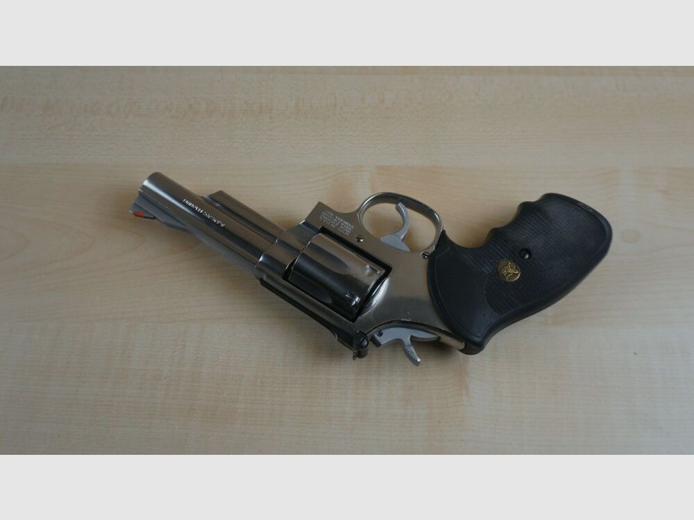 Smith & Wesson 66-2