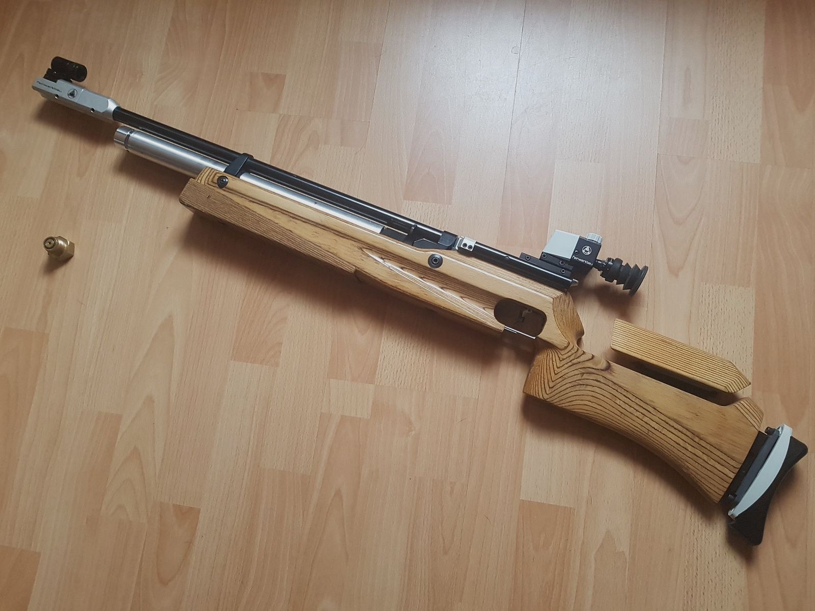 Fucile da competizione a compressione Feinwerkbau P70, con cuneo e diaframma per tiro di appoggio!