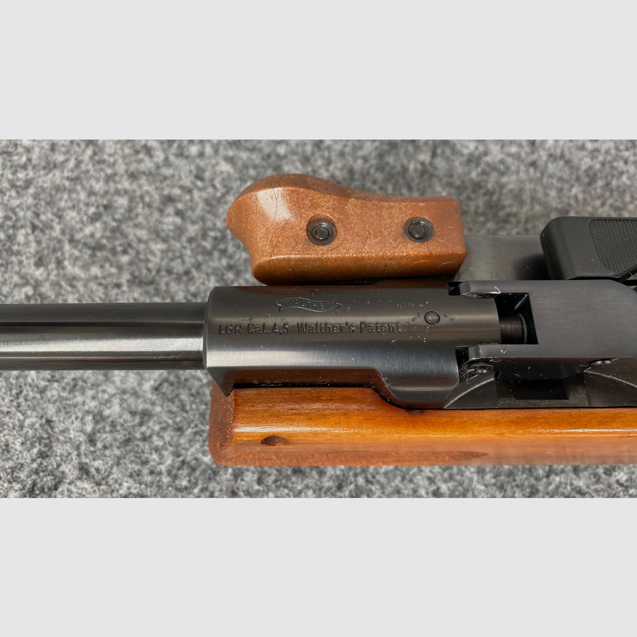 Walther LGR, match air rifle, side cocking 285 €, image 7 of 9