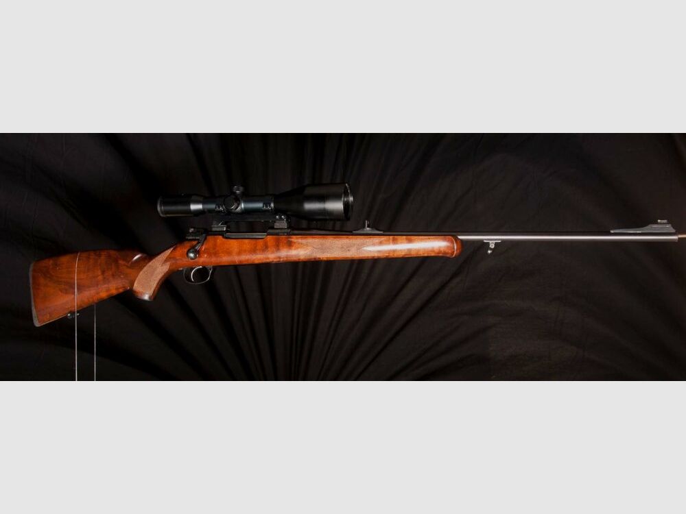 Répétiteur, arme idéale pour jeunes chasseurs, système 98 avec montage pivotant, lunette de visée avec réticule lumineux, détente directe, etc.