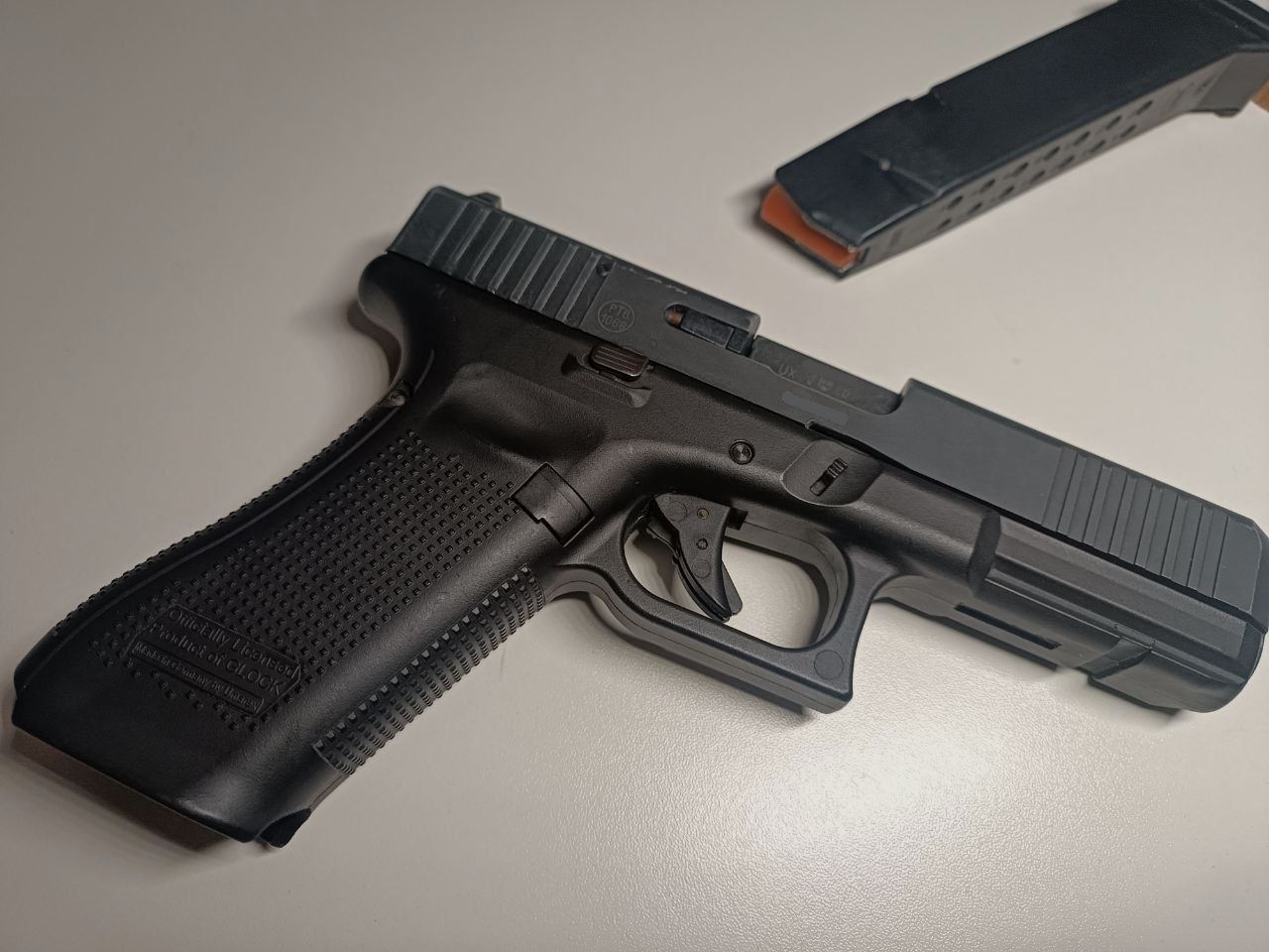 Umarex Glock 17 Gen5 9mm P.A.K. – d'occasion, image 4 sur 5
