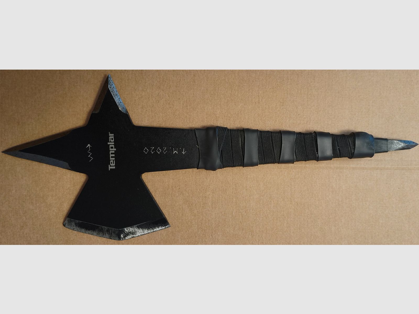 Templar throwing axe