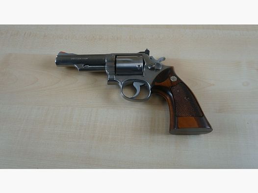 Smith & Wesson 66-4
