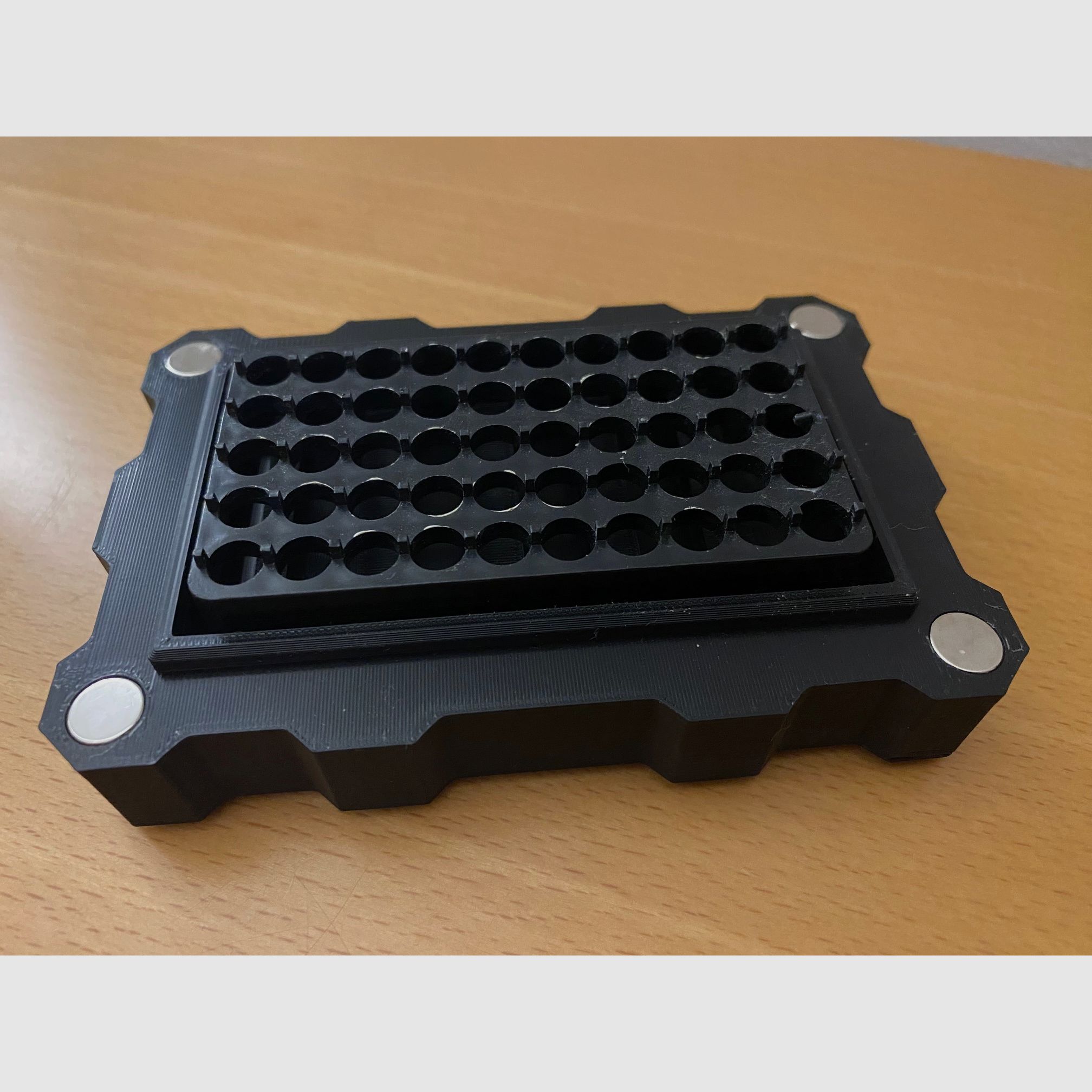 Magnet box/ammunition box .22LR for 50 shots