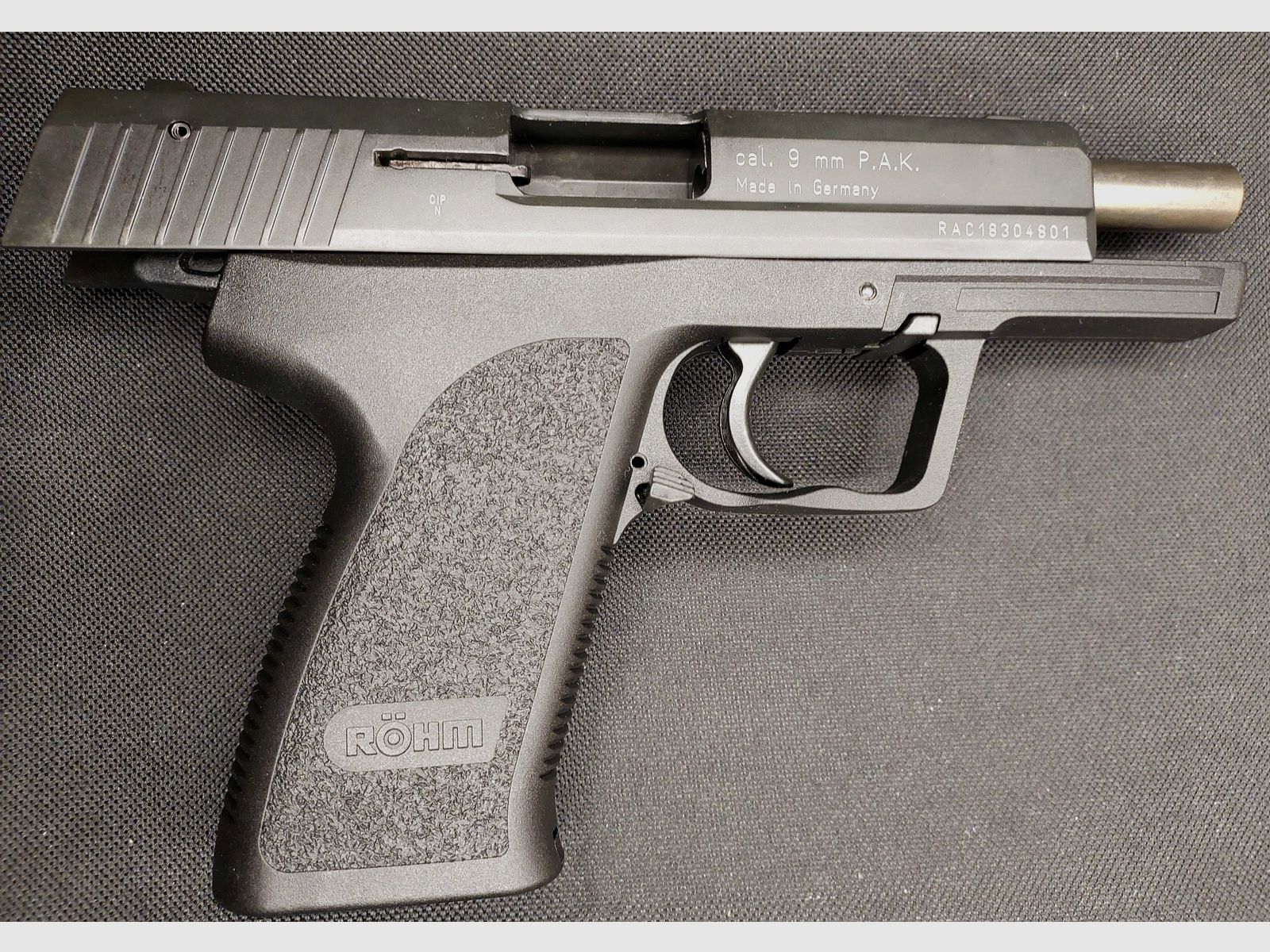 Röhm RG96 / RG 96 pistola de fogueo 9 mm P.A.K. PTB 699 niquelada