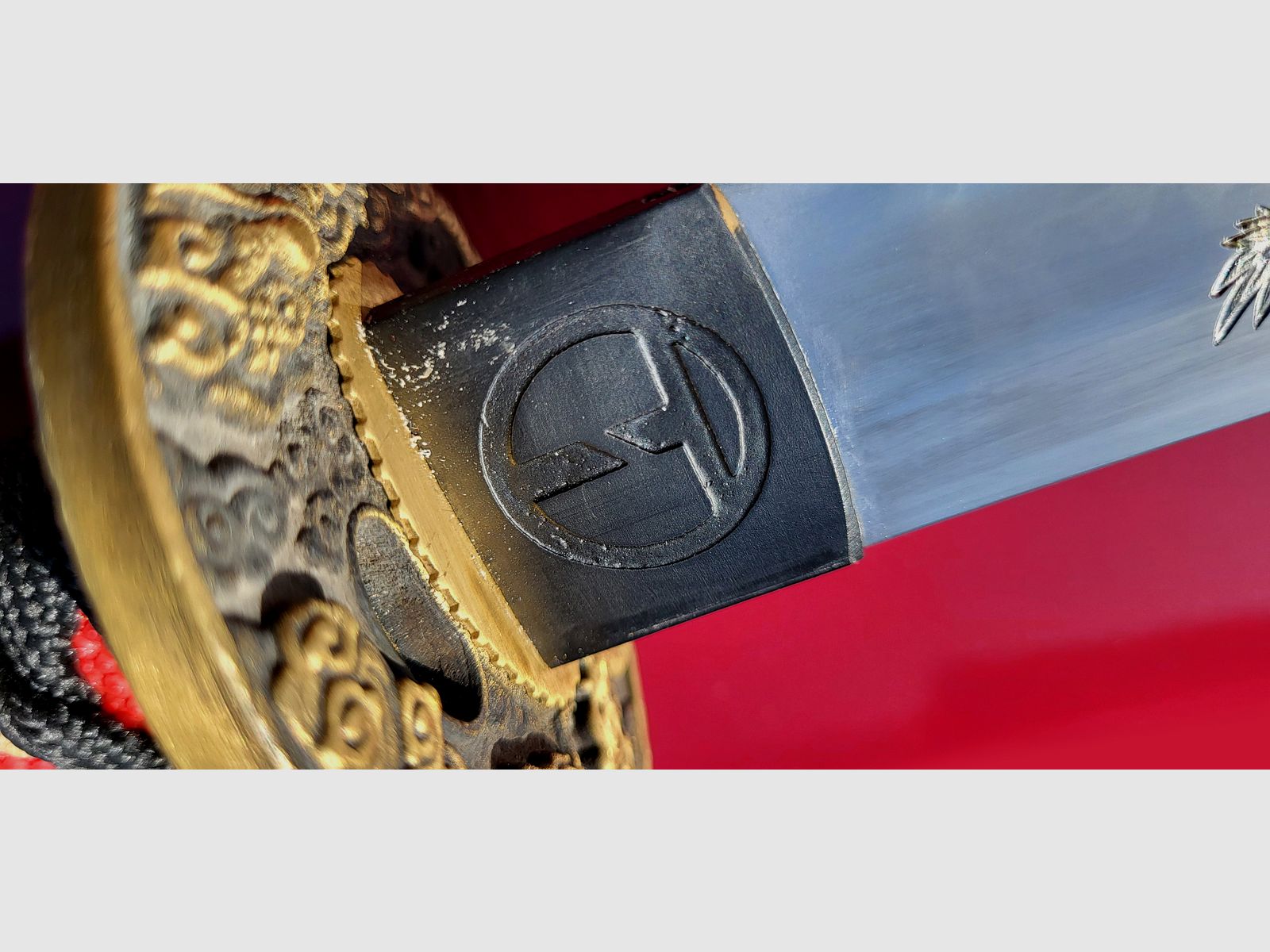 Katana Toshiro Tenryu, schwarz, mit eingraviertem Drachen auf Saya
