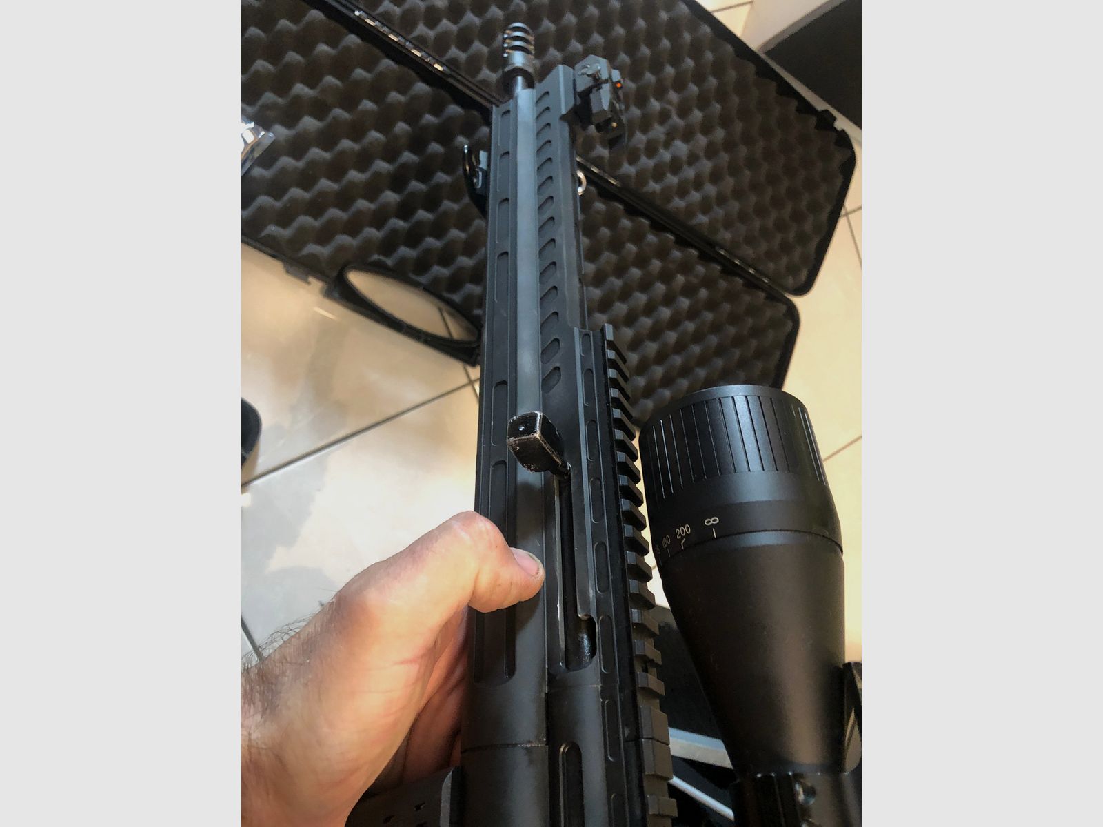 GSG-9 Sport Schwarz 9 mm Luger - Selbstladebüchse fast neu mit ZF und vier Magazinen, Bild 2 von 4