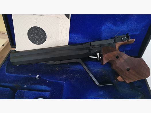 Konvolut Luftdruckwaffen, 1 Gewehr, 2 Luftdruckpistolen