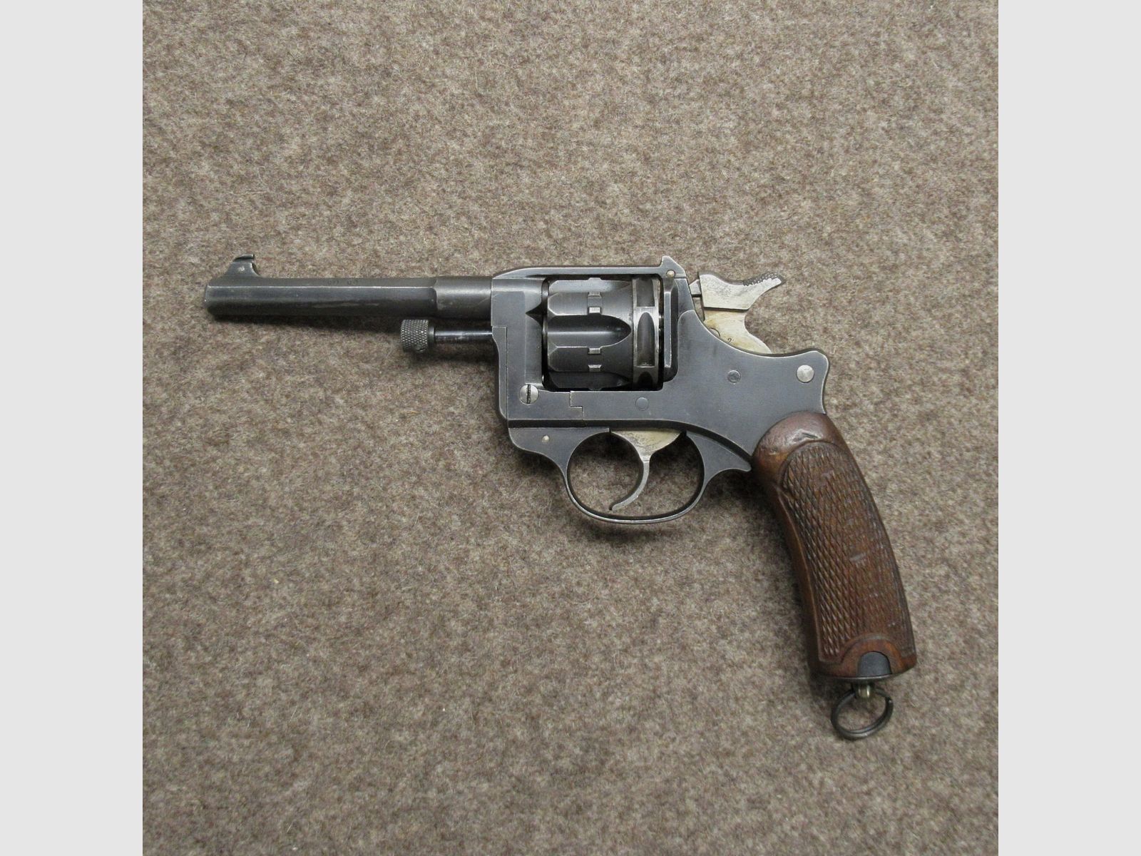 revolver MAS Mle 1892 cal. 8mm Lebel, immagine 2 di 4