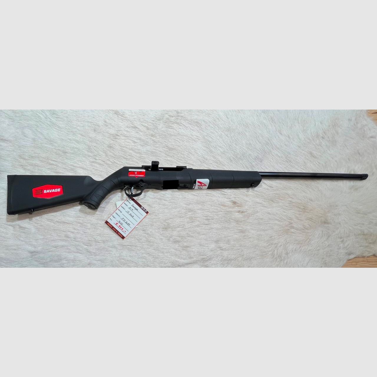 Savage A17 halvautomatisk .17HMR