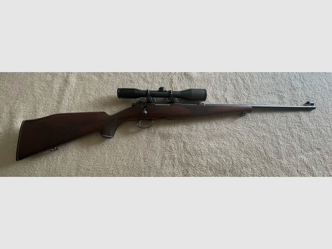 Sako L461 Anschütz in .222 Rem mit Hensoldt Diasta 6x42