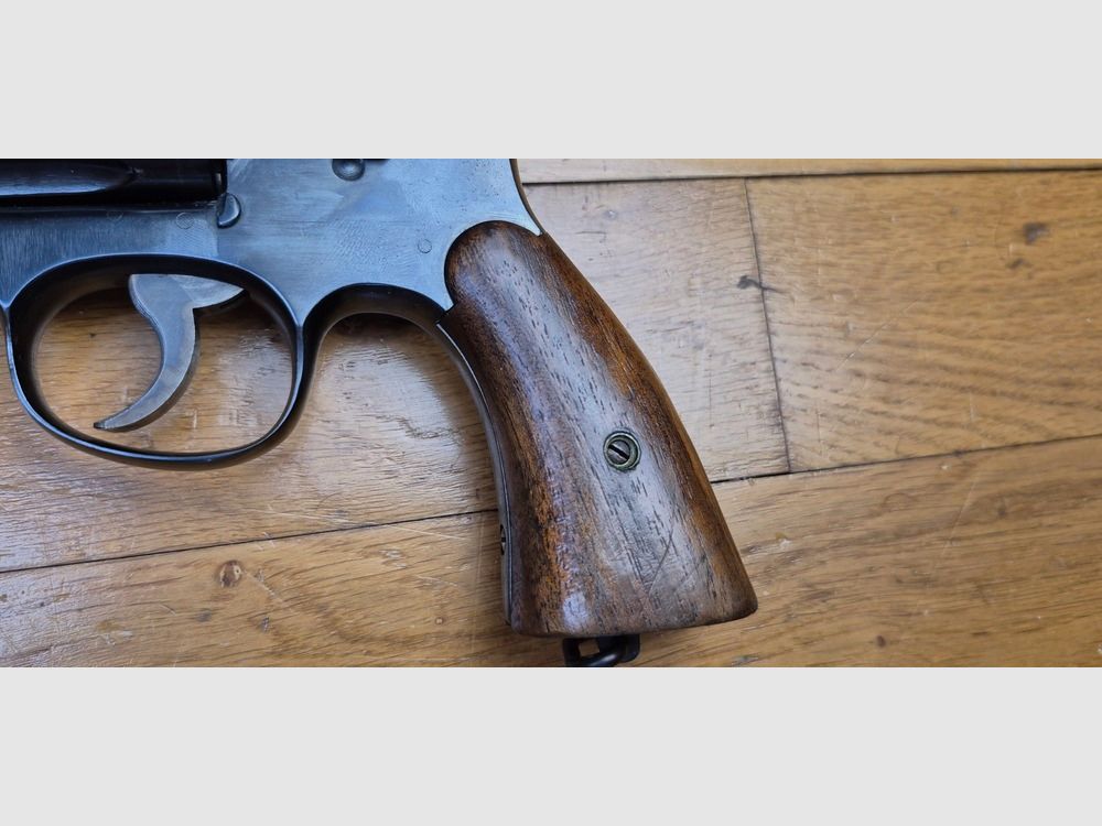 Sehr schöner Revolver Smith & Wesson « Victory » – Der Handabzug 1899 und das zukünftige Modell 10 aus dem Zweiten Weltkrieg – Kal. 38 SW / 38-200 – Ausgezeichnete Mechanik – Sehr guter ästhetischer Zustand – Stempel « GHD » – Waffe von Februar 1943 – TBE, Bild 22 von 26