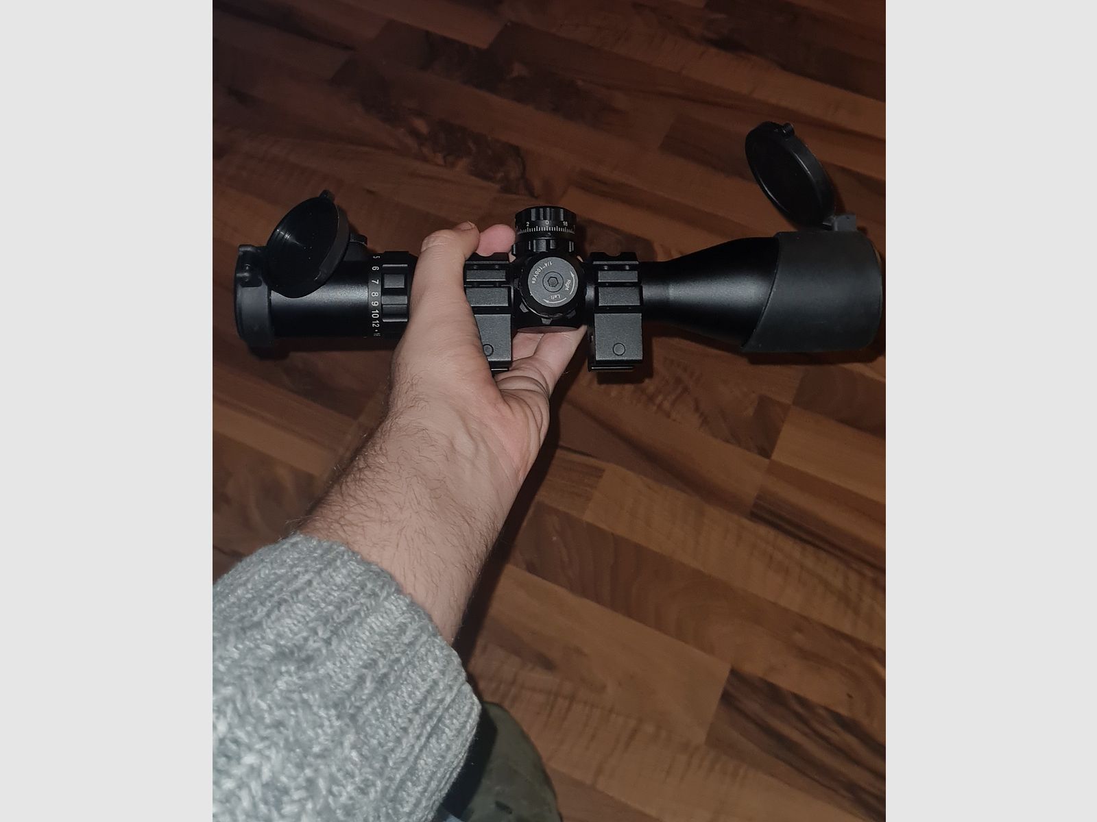 Accushot 4-16x44 mit Drahtabsehen