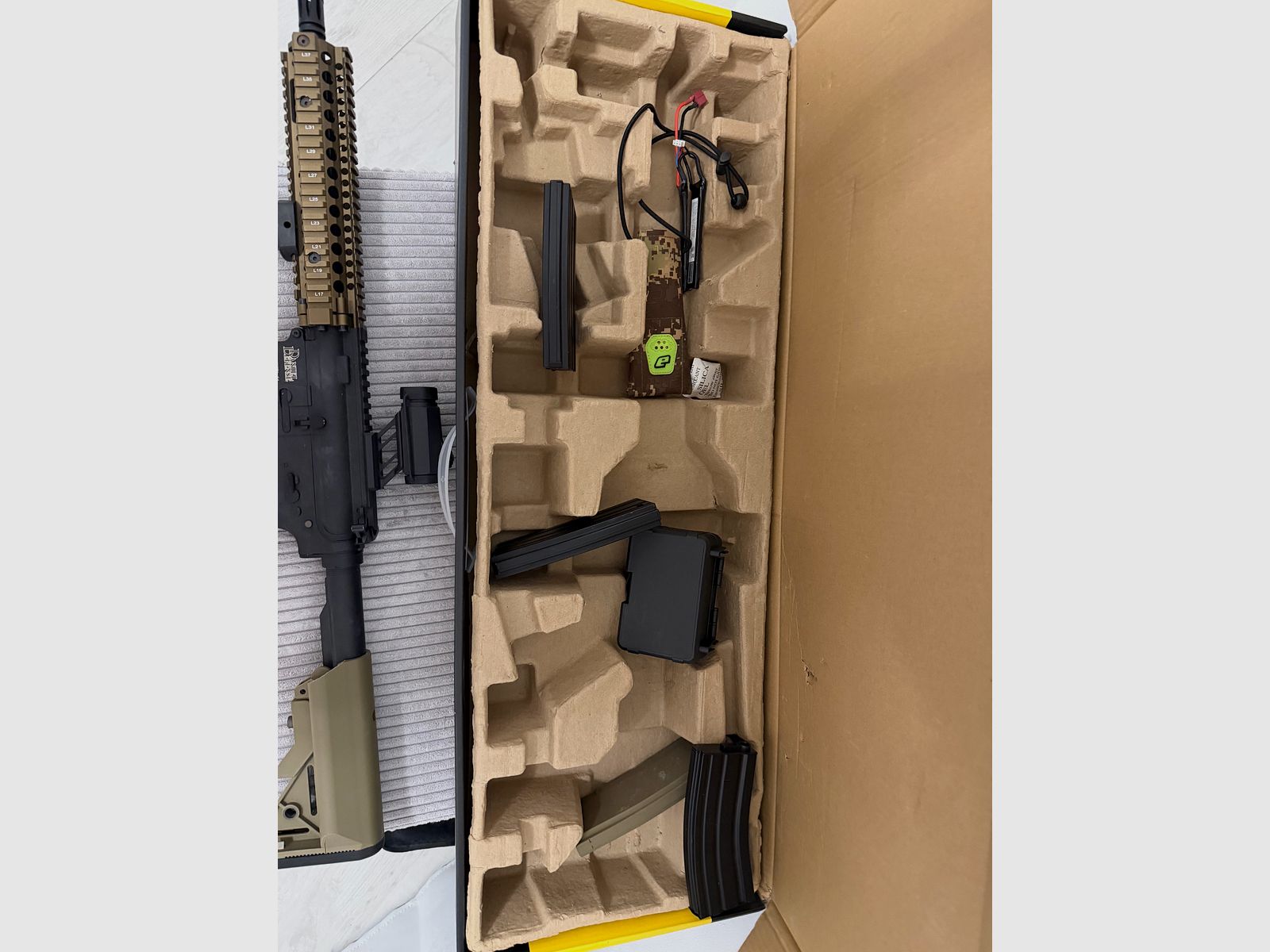 Airsoft Waffe Gewehr John Defense mit Zubeör
