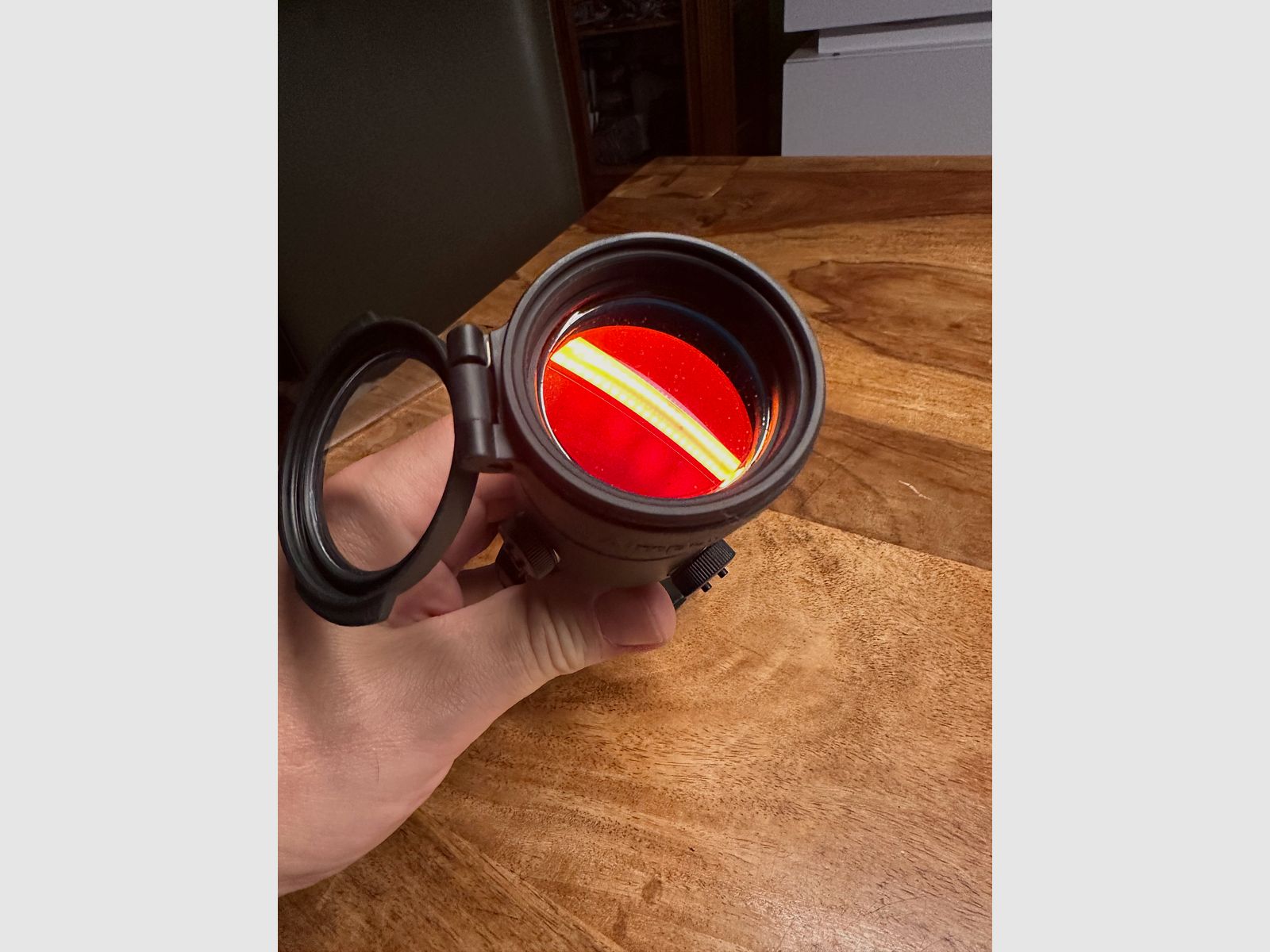 Aimpoint H34S z 2 MOA! Super, 10 strzałów. Celownik punktowy