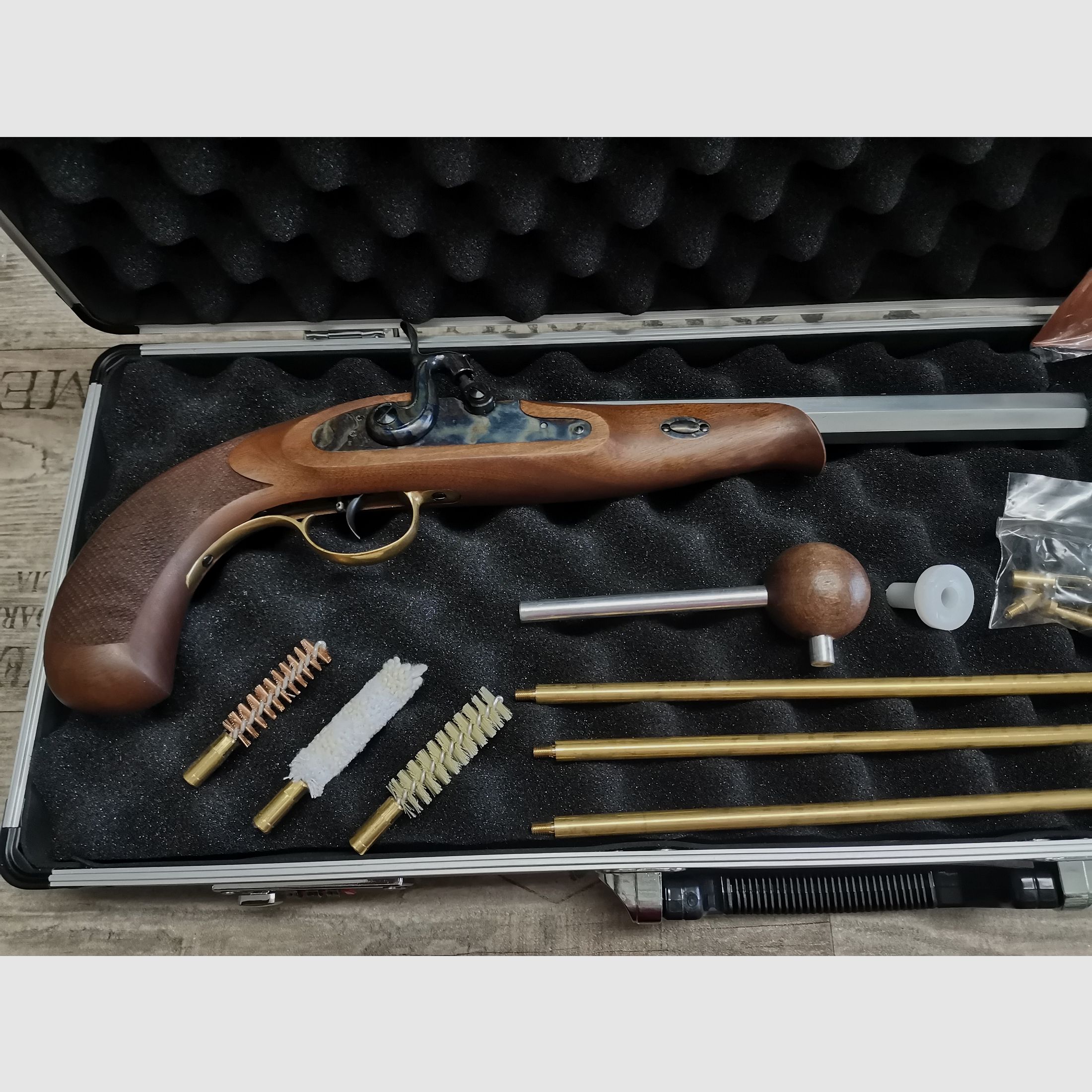 Set completo Davide Pedersoli pistola a retrocarica Continental Target calibro .45, immagine 5 di 6