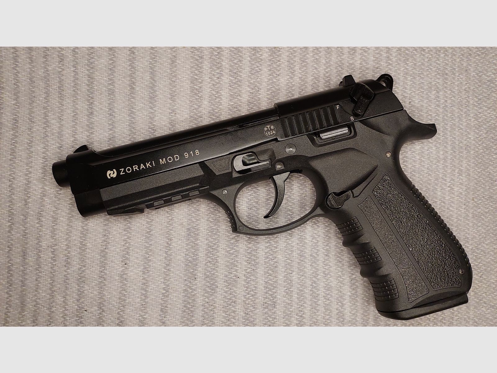 Zoraki 918 9mm P.A.K. schwarz (PTB 1024) mit zwei Magazinen