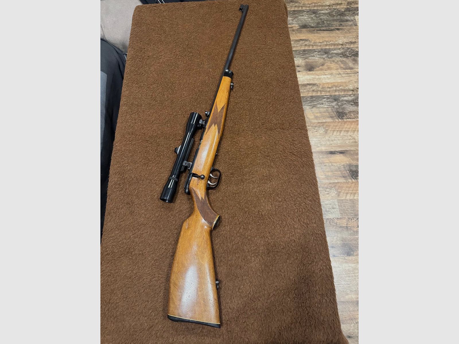 Krico .22lr Répétiteur avec lunette - bien entretenu