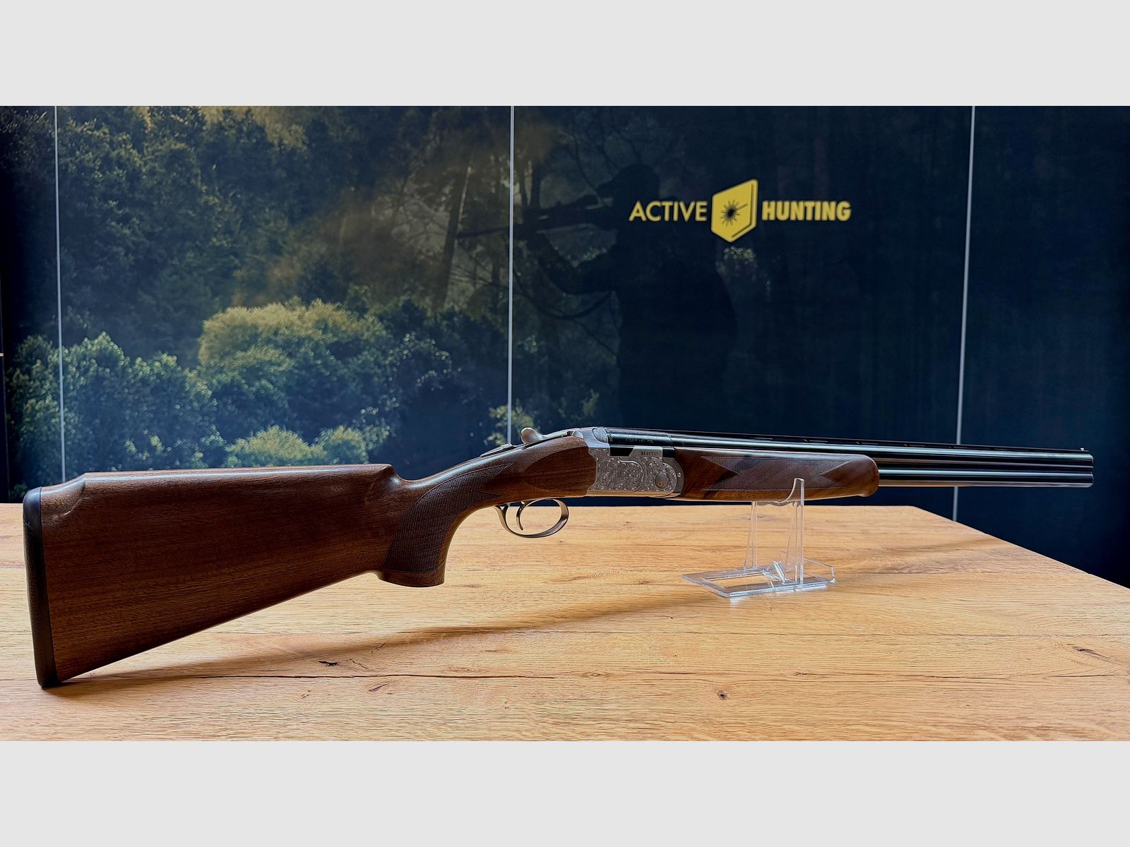Beretta 686 Silver Pigeon 1 Vittoria hunting over-and-under shotgun / 12/76 / barrel length 71cm
