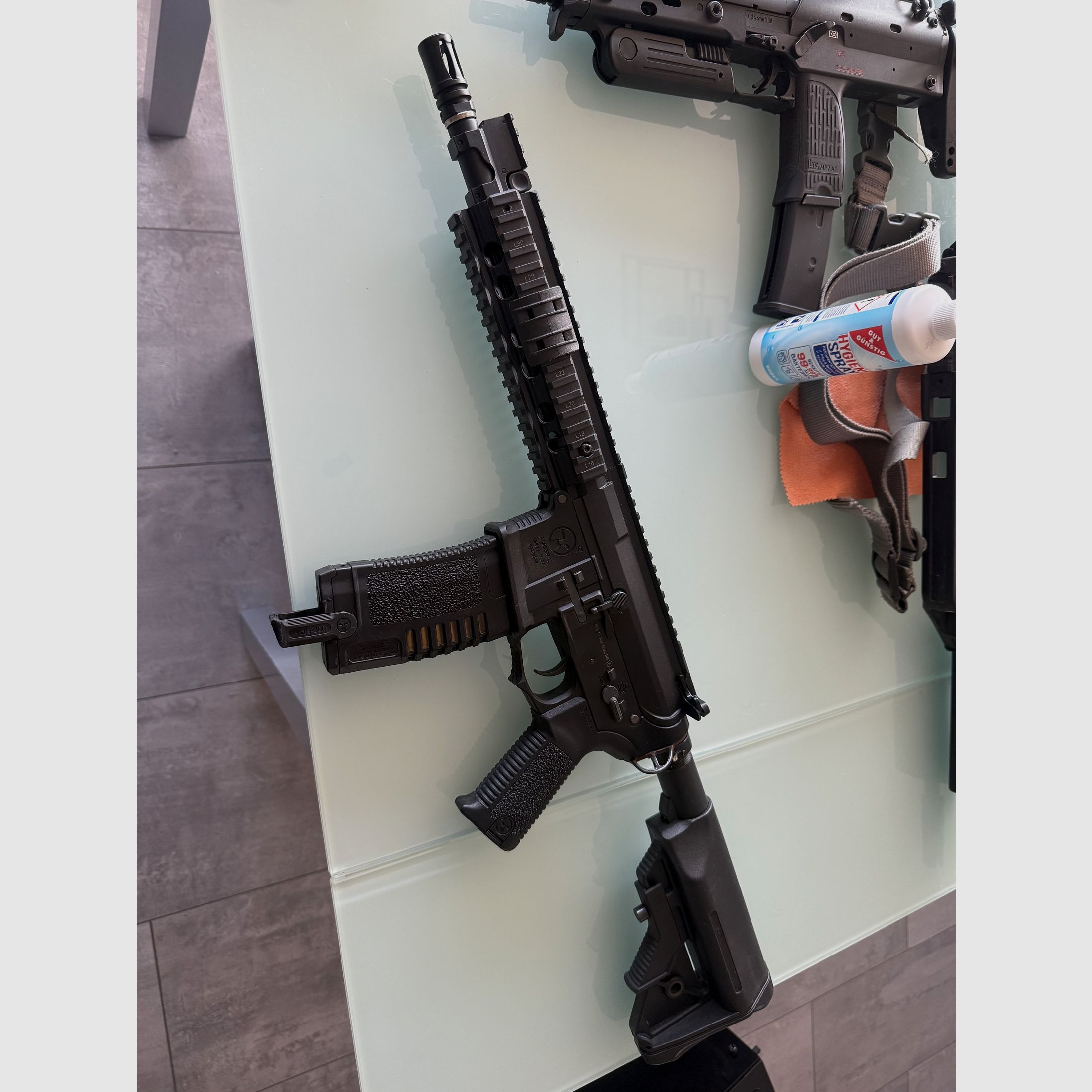 VFC MP7 GBB Einsteiger Set! / 3 Magazine / Viel Zubehör / OVP / Verhandlungsbasis!