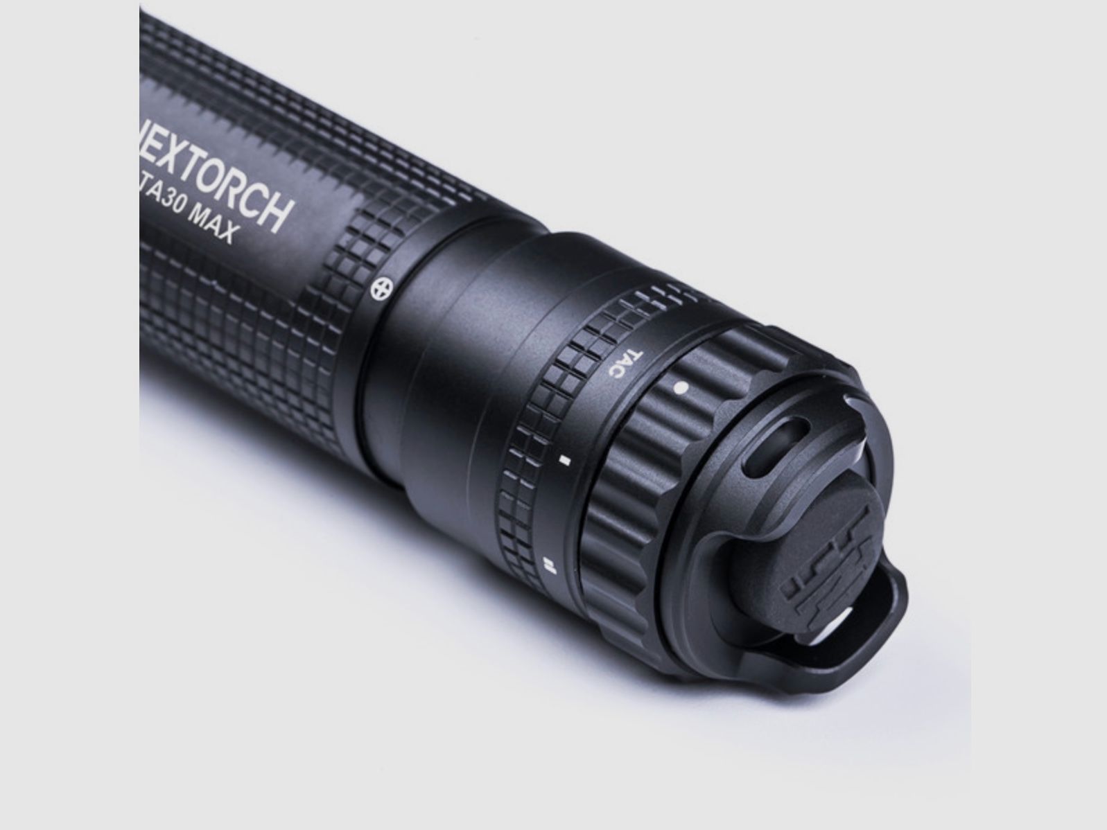 NEXTORCH TA30MAX 2100 Lumen Tactical LED Taschenlampe 250 m Leuchtweite