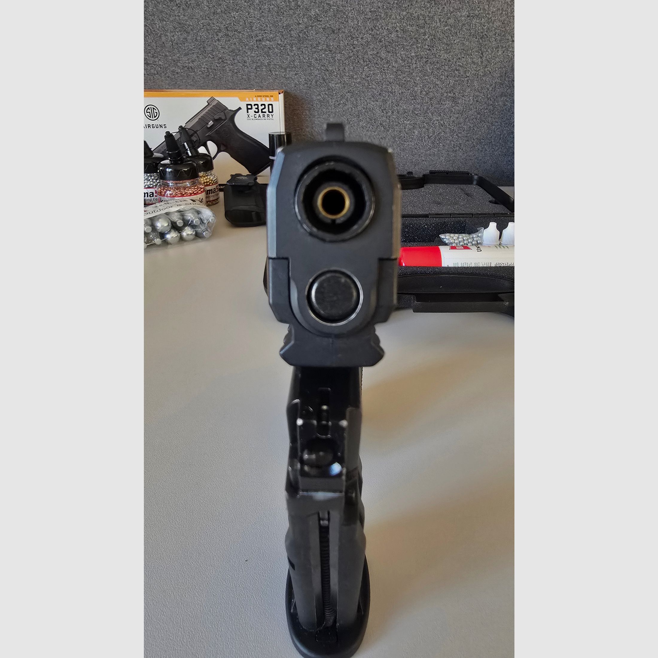 Sig Sauer zestaw - 4,5mm CO2 Sig Sauer P320 X Carry & P365 oraz akcesoria