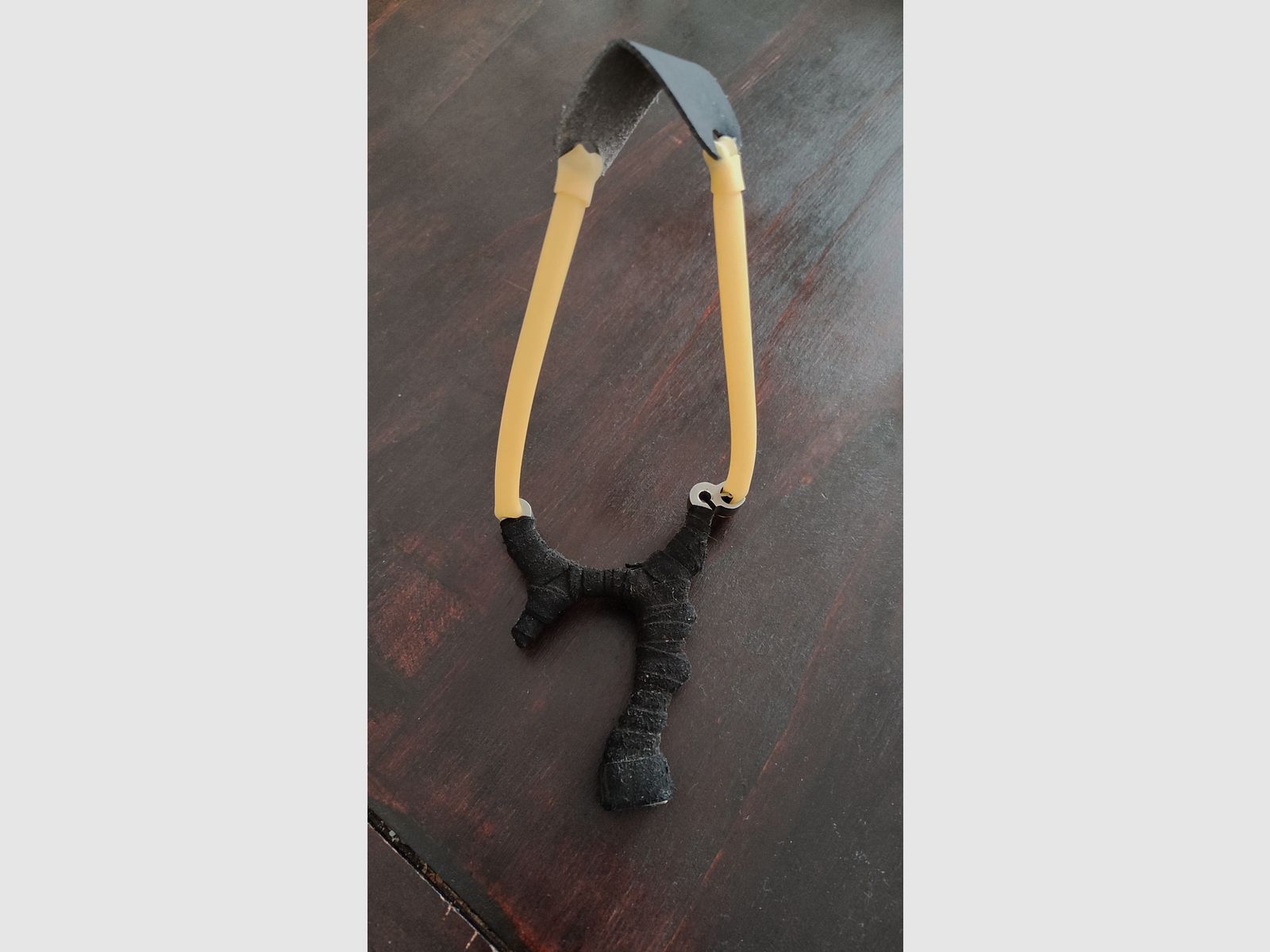 Hochwertige Steinschleuder aus Stahl