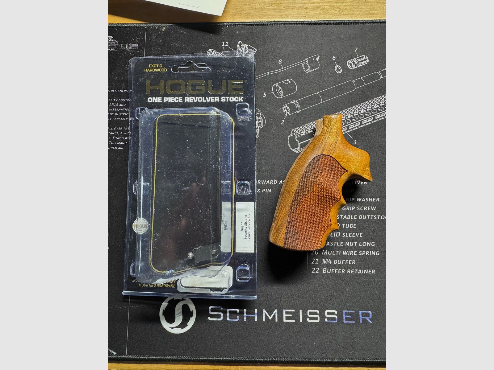 Hogue wooden grip for Ruger Security Six and Police Service Sic