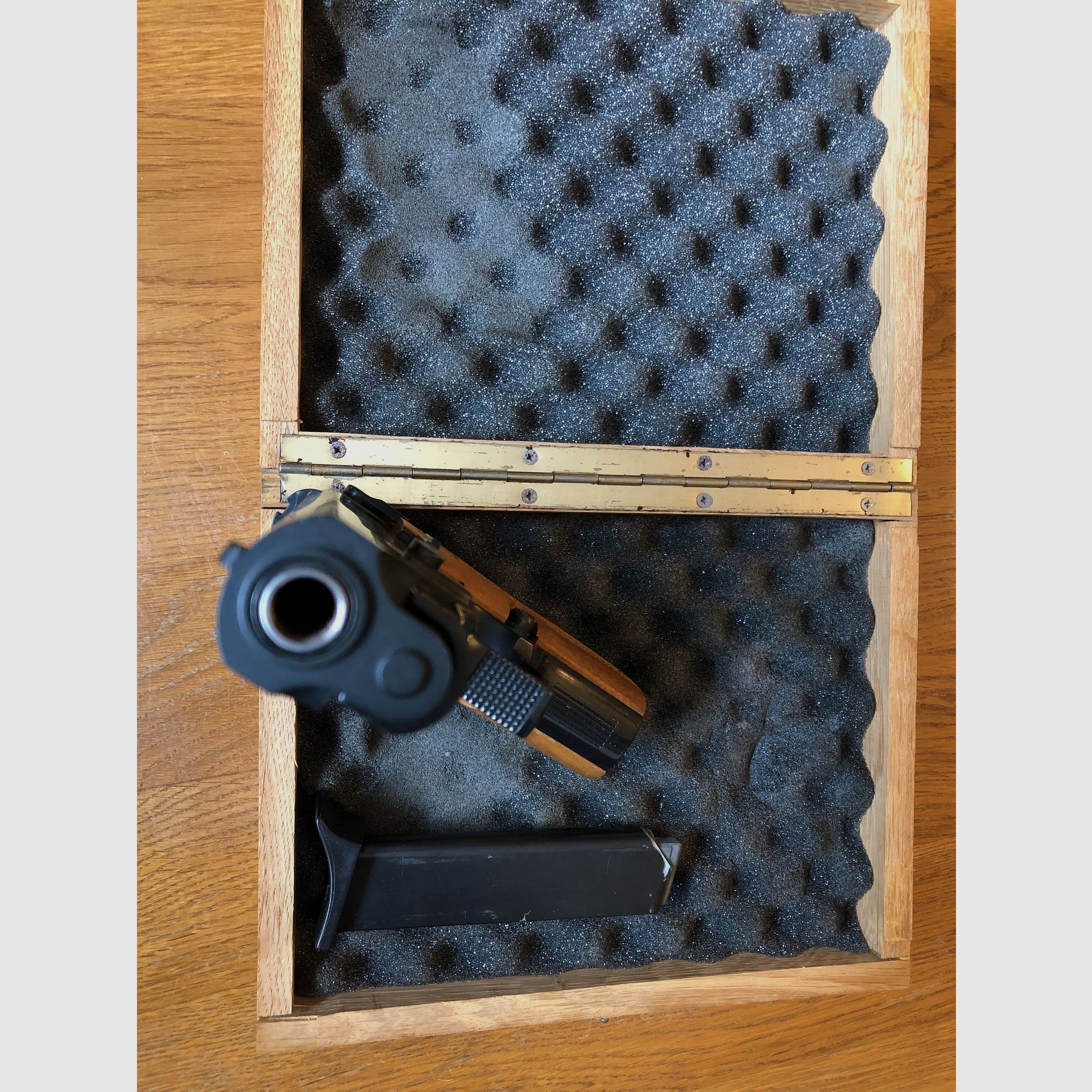 ME 9 collector's pistol anniversary model in wooden case
