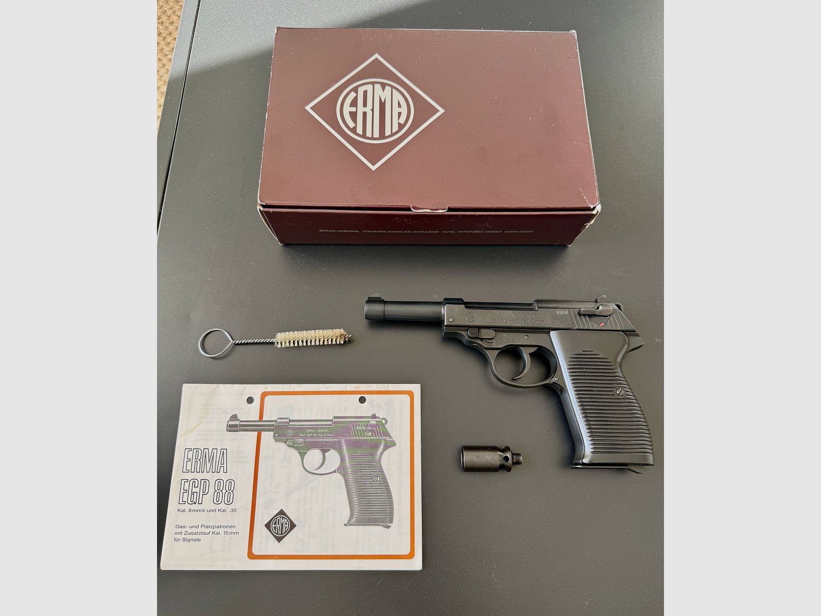 ERMA EGP 88, P1 P38 Nachbau, Kal. 8mmK und Kal. .35, Originalverpackung, Sammlerstück