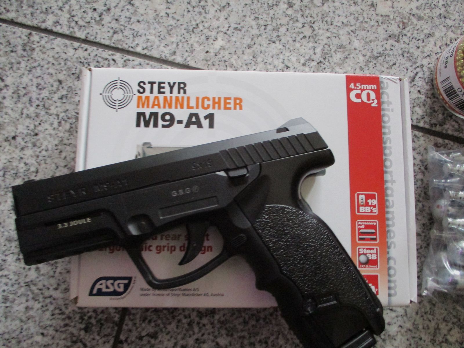 Luftdruck Pistole Steyr  M9A1 - CO2 -  4,5mm BB + 3 x 1500 BB + 20 Umarex 12g Kapseln  NEU