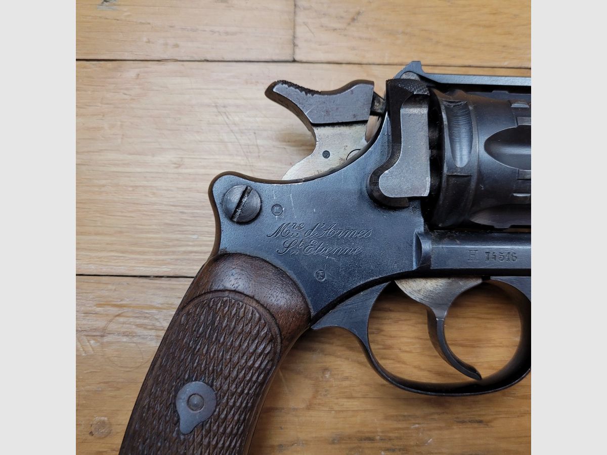 Zeer mooie dienstrevolver 1892 – algemeen maar mythisch – Hoogtepunt van de revolver Made in France – kaliber 8mm92 – Iconisch wapen van 1915 – Staat Sup!, afbeelding 4 van 23