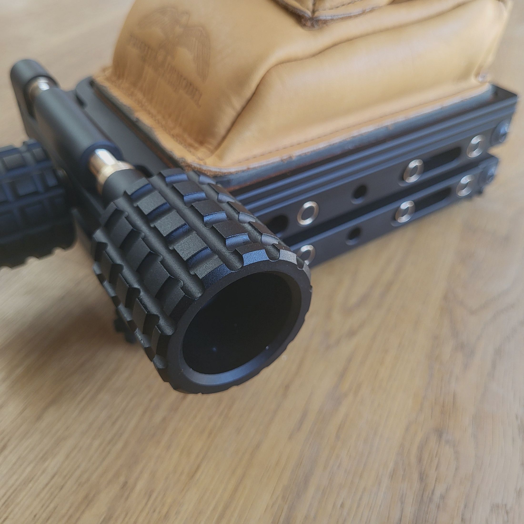 Bears Adjustable Lifter for your Rearbag with Side Adjustment