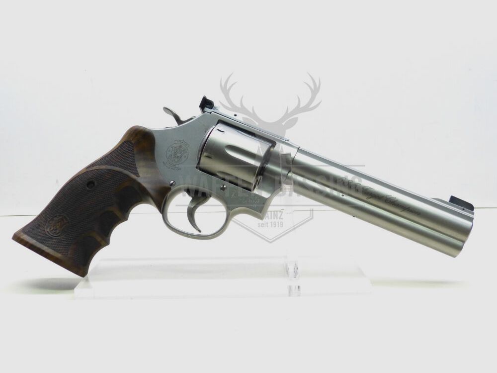 Smith & Wesson 686 Target Champion