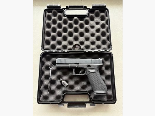Glock 17 Gen5 blank firing pistol