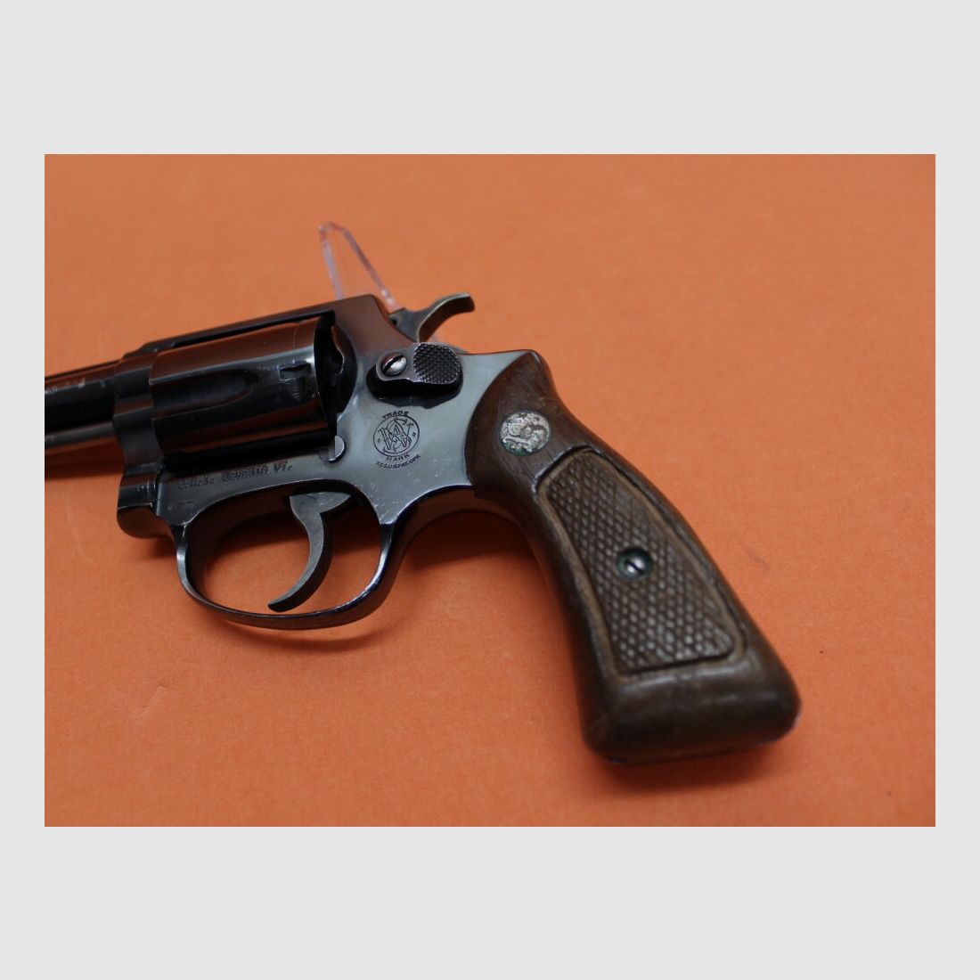 Smith & Wesson Revolver .38 Special Smith & Wesson/ S&W 36 Chiefs Special blued, 3" barrel/ wooden grip used weapon