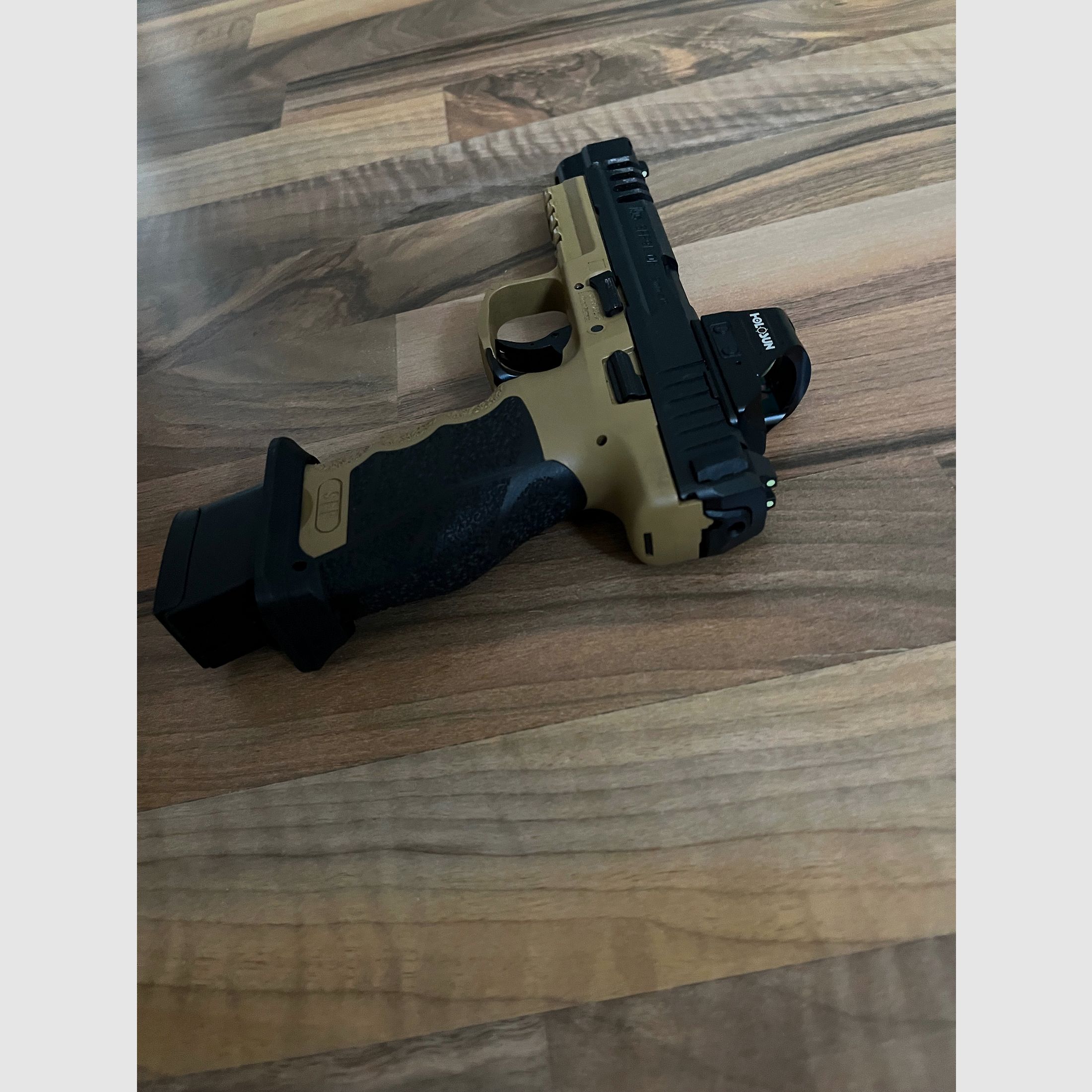 Heckler & Koch HK-Pistole Mod. SFP9 L + Holosun