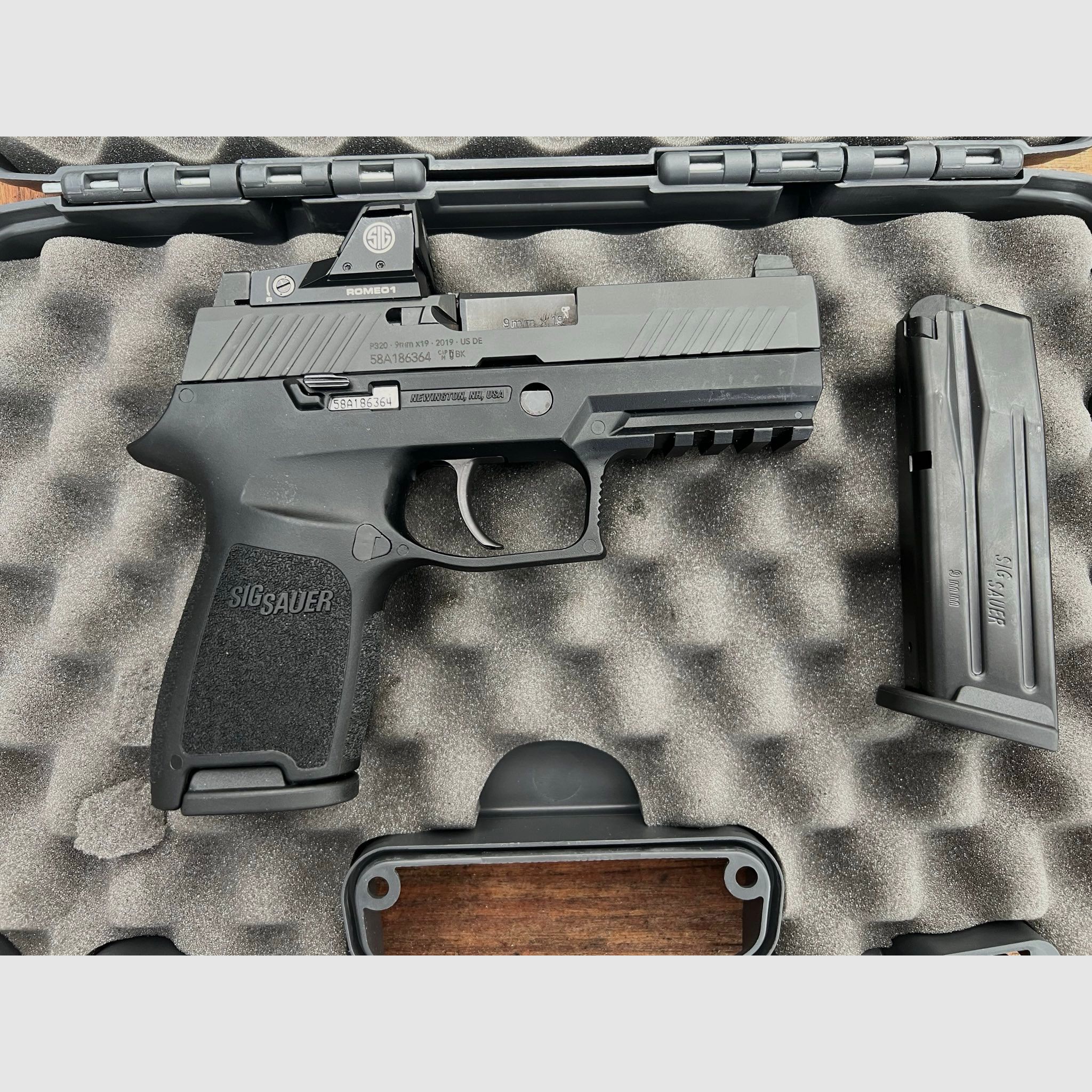 Halbautomatische Pistole SiG P320 RX Compact mit ROMEO 1 Leuchtpunktvisier. Als Komplettwaffe oder Wechselsystem (s.u.)