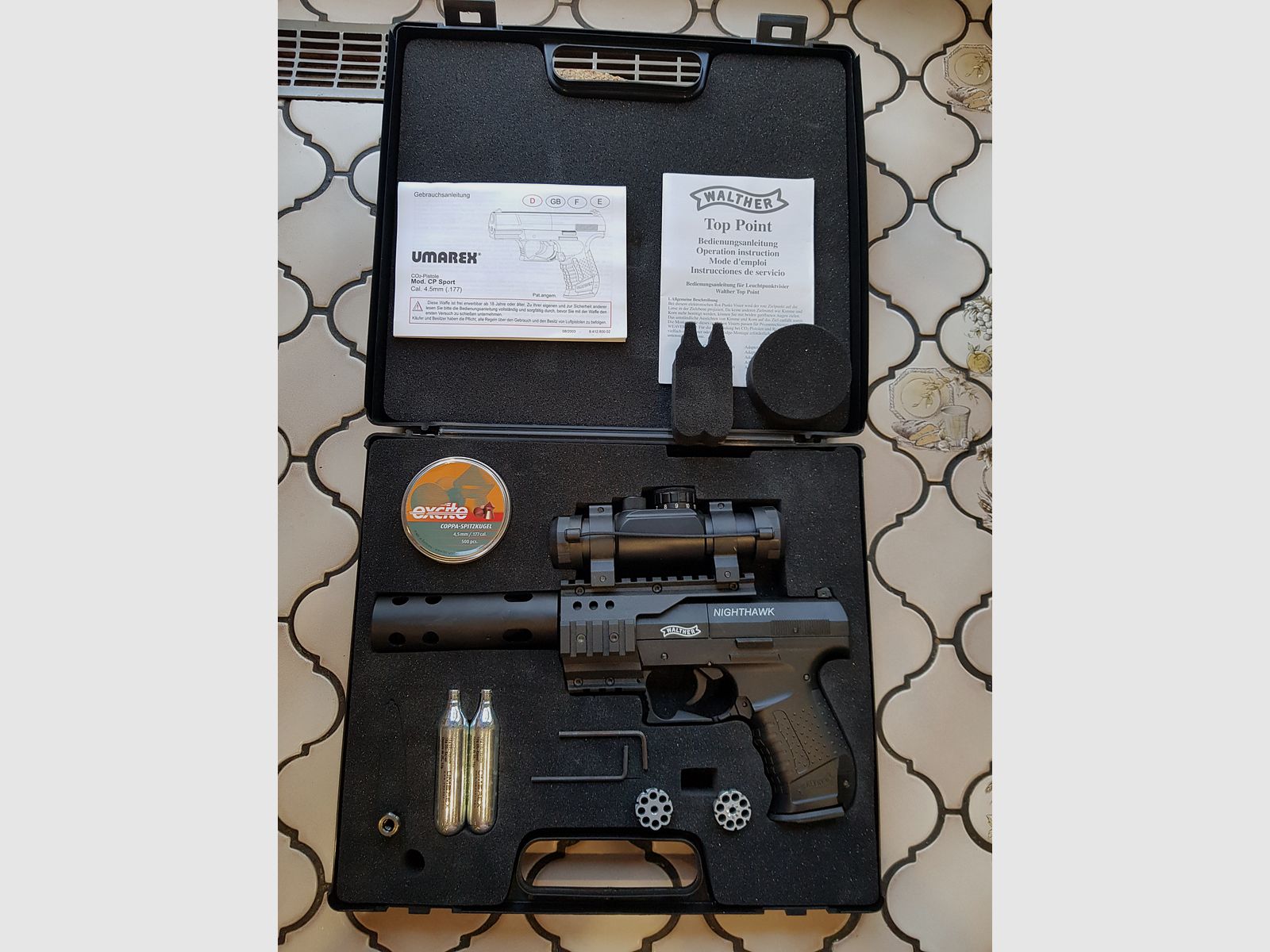Walther Nighthawk mit Walther Top Point, Kompensator und Starterpaket