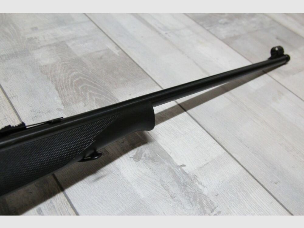 Norinco JW15 repeating rifle with barrel thread