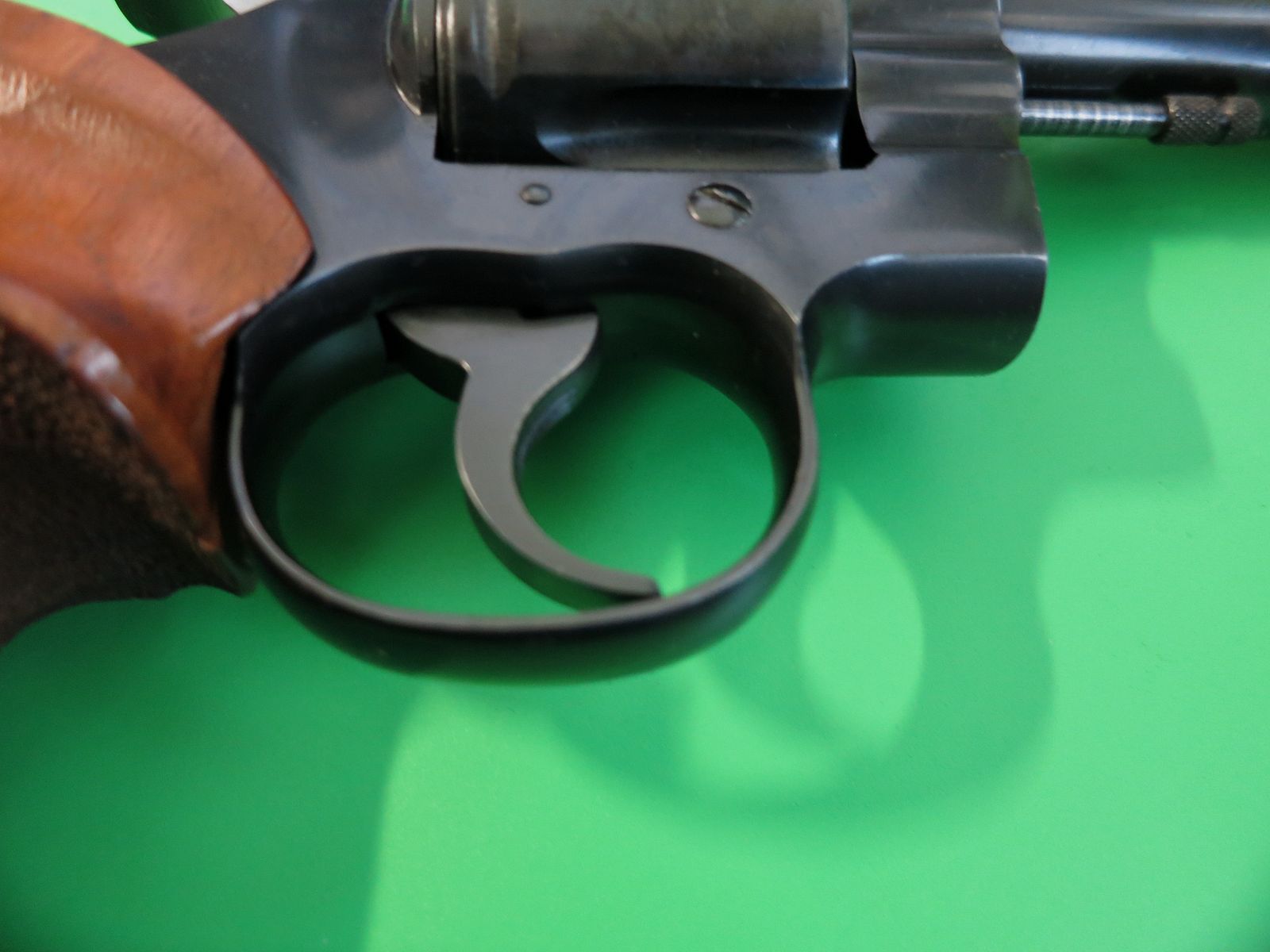 Revolver COLT Officer's Model Match, Vijfde uitgave van de serie in .22lr, Sportgreep #2