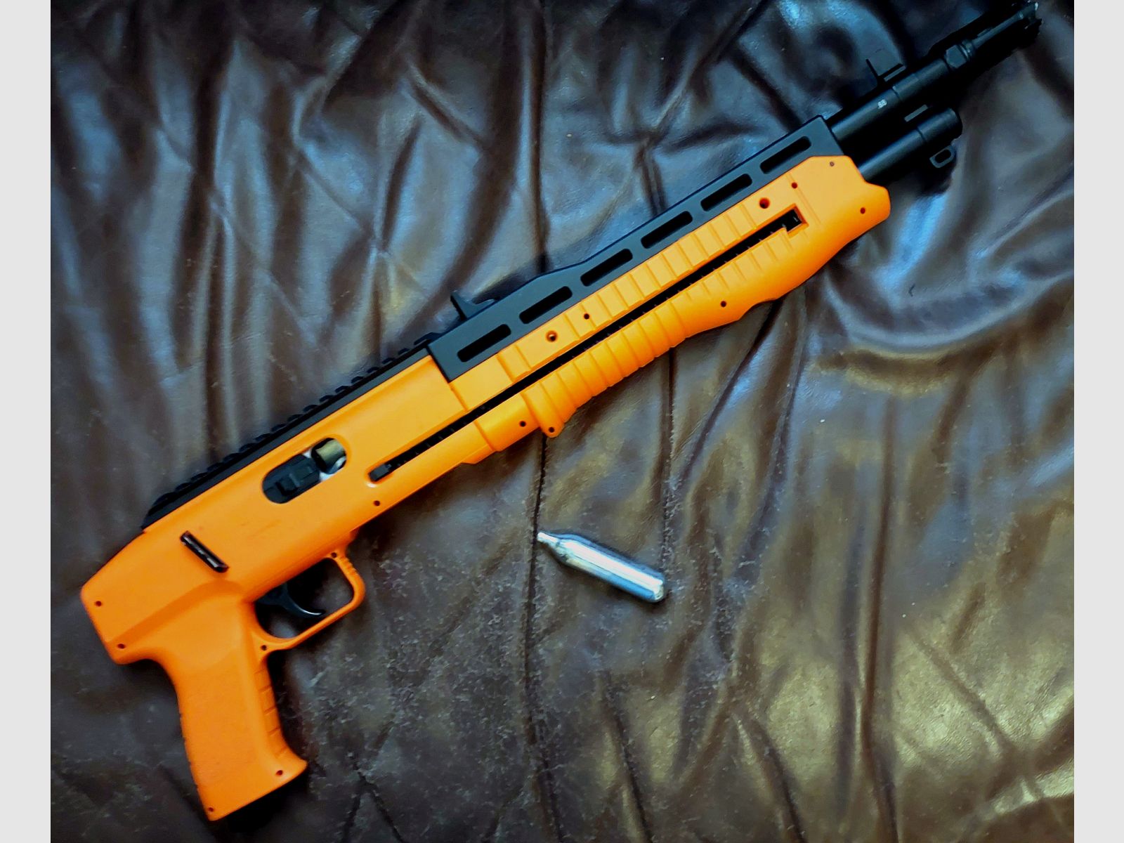 T4E Umarex  HDB 68 CO2-RAM Shotgun Kal. .68 orange/schwarz 