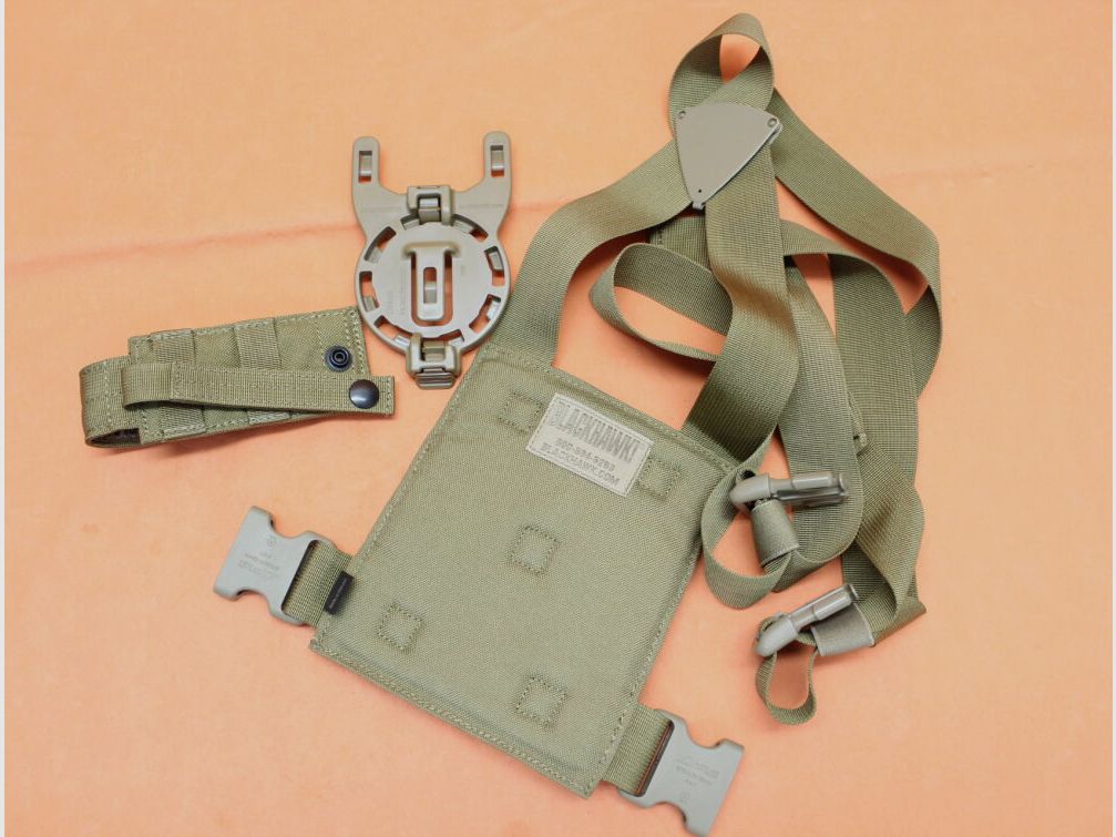 Blackhawk Blackhawk Sistema di Orologi SERPA Tactical Level 3 RH Heckler & Koch HK P8 (Bundeswehr) coyote CT