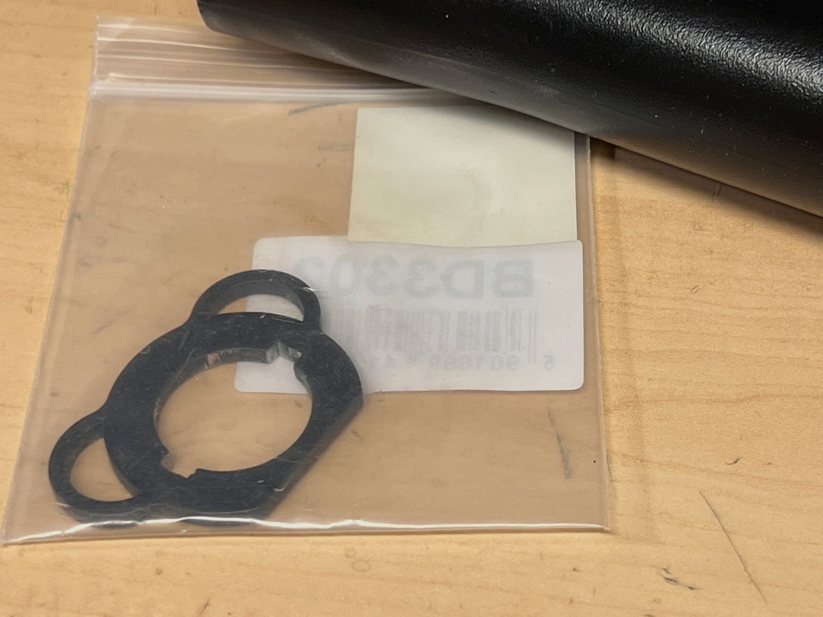 Schoudersteun voor Airsoft M16 of M4 modellen in zwart met slingbevestiging