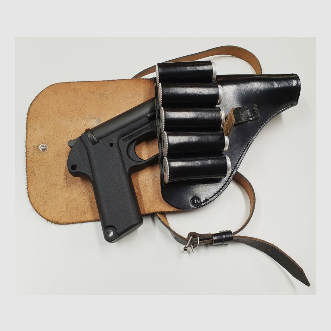 GEBR. DEWALD OHG HK P2 Borsa per pistola segnaletica SigPi P2A2 con tracolla, immagine 8 di 9