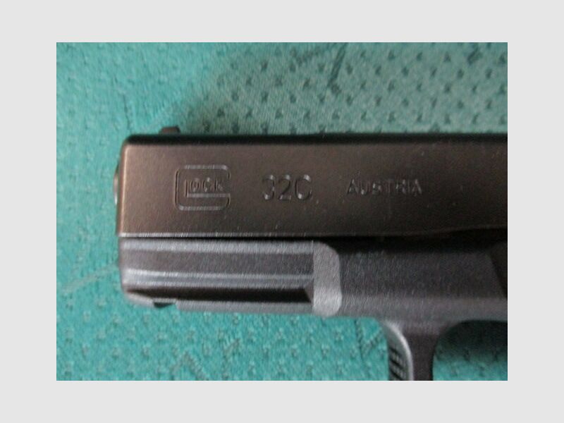 Pistole Glock 32C .357 SIG mit Reservemagazin	 32C