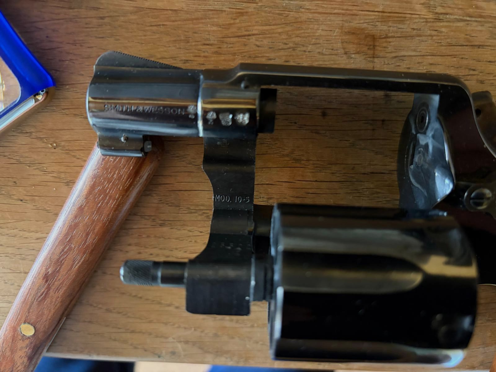 S&W / Smith & Wesson 10-5 2“ Revolver im Kaliber .38 SP & Holster