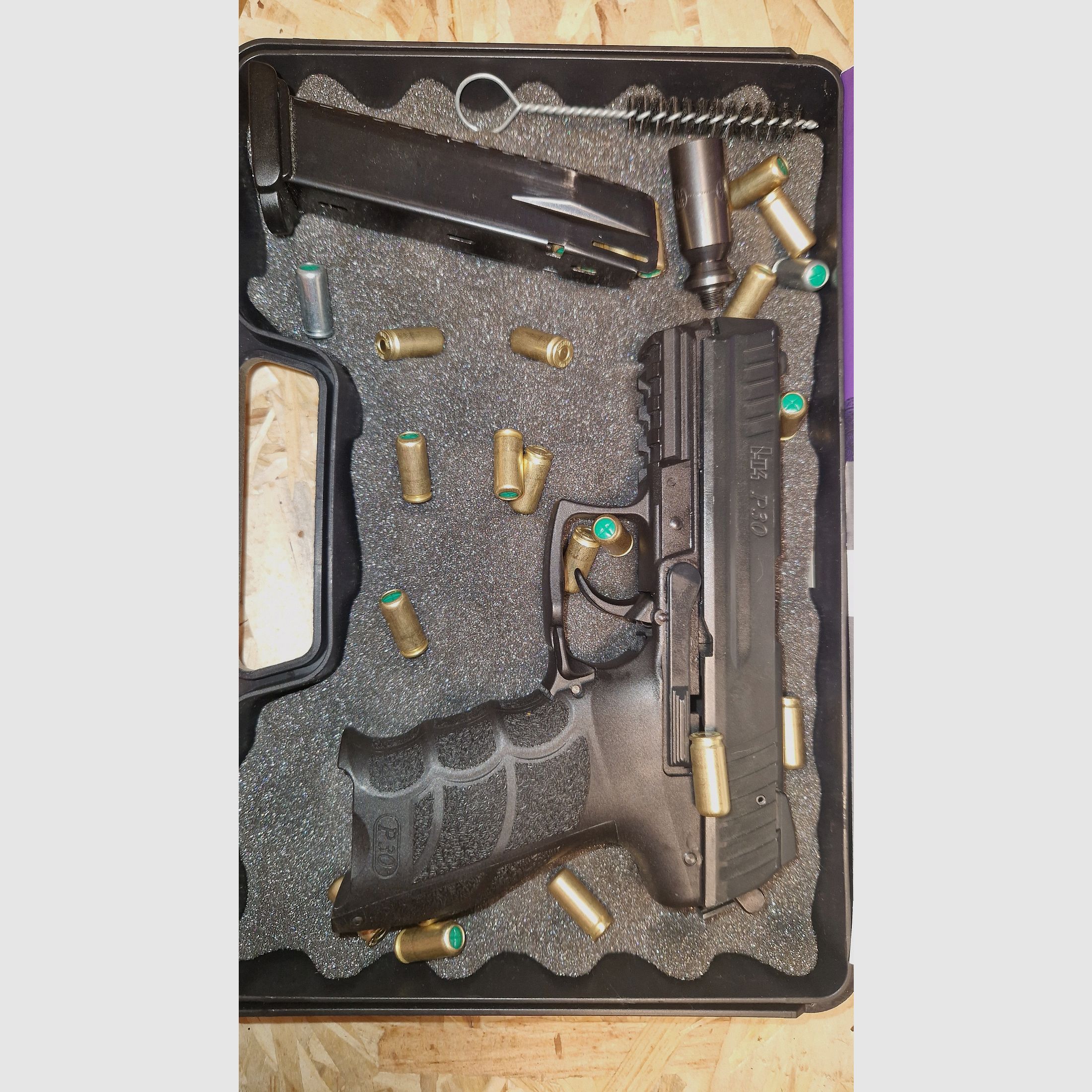 HECKLER KOCH HK P30 / BLACK / with accessories / cal. 9mm P.A.K. / PTB 912 / STARTLE GAS PISTOL NEW YEAR SELF-DEFENSE COLLECTION -----> read description <------
