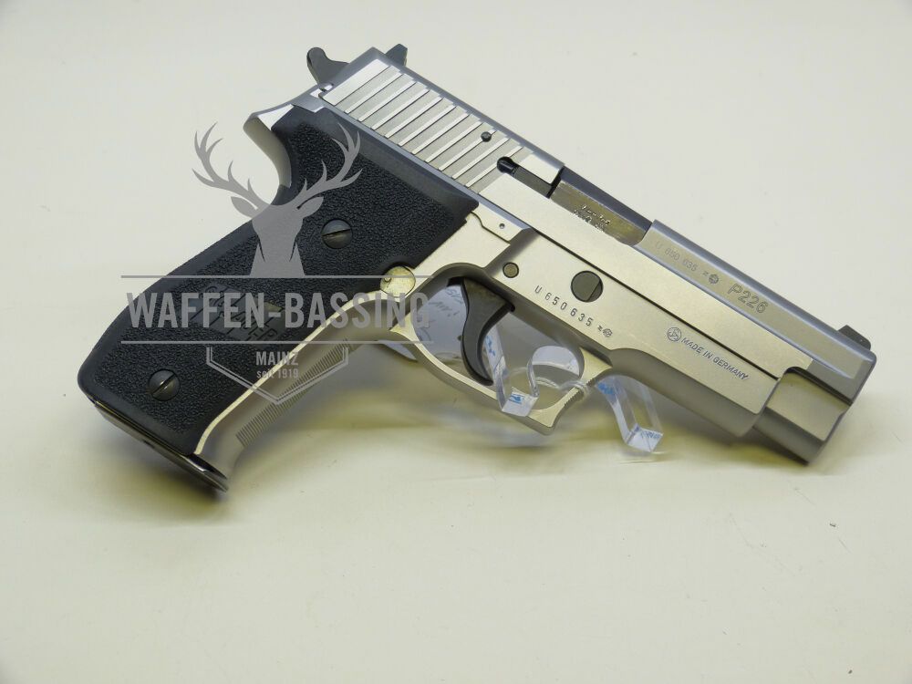 SIG SAUER P226